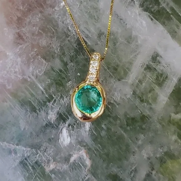 Communion by Joy Emerald Necklace - Picture 4 of 5